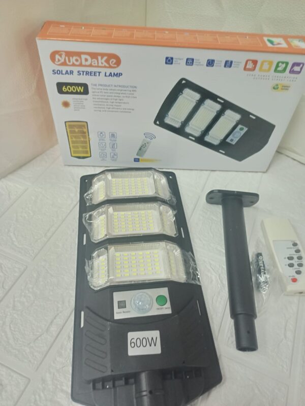 FOCO SOLAR DE 600 WATTS PEQUEÑO - Imagen 2