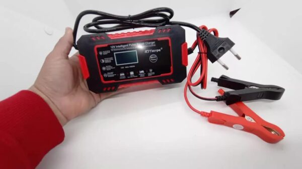 CARGADOR  DE BATERIA  De Autos 220v  A 12v  PORTATIL